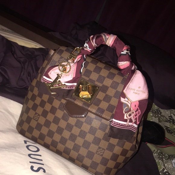 Classy Auth.Louis Vuitton Bergamo - Picture 14 of 15